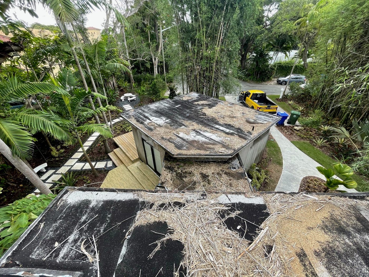 Alfred Browning Parker tropical modernist home. Finished roof from above, showing the completed planes.